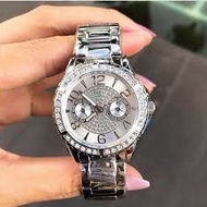 Guess Women Analog Day/Date Quartz Watch W0705L1