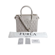 Furla 26493 壓花皮革 Tessa 手提包

Furla，灰色 [二手]