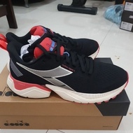 Dia mythos blushield vigore shoes