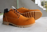 Sepatu CAT Middle Low Tan 6In - Sepatu Safety Boot Pria Kulit Sapi - Sepatu Santai Outdoor