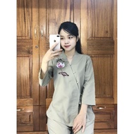 Women's outfit going to temple. Japanese calligraphy.