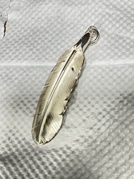LARRY SMITH  +  EFNL-0040-L EAGLE HEAD  FEATHER PENDANT