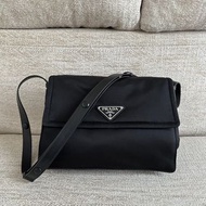 PRADA Re-Nylon 黑色 郵差包 中號