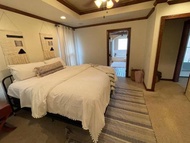 Enjoy leisure at 4BR, fireplace, &amp; whirlpool