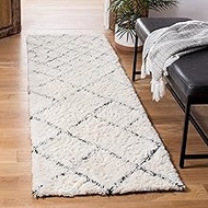 SAFAVIEH Casablanca Collection Runner Rug - Floor Mat, 2'3'' x 8', Ivory & Black, Handmade Moroccan 