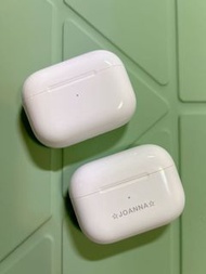 便宜售🈹9成新 原廠 airpods pro 充電盒 ⭐️有刻字⭐️ 含原裝同序號盒子（本照片下方的）