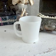 FIRE KING 奶白玻璃D字手柄咖啡杯 60s Milk Glasses Coffee Mug