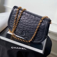 Chanel vintage 黑色鴕鳥皮大logo金鍊翻蓋半月包鏈條包 -MA