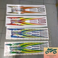 STICKER BODY STRIPE COVERSET (1) HONDA WAVE 100 WAVE100 W100