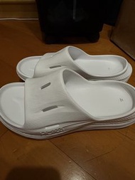 hoka one one ora recovery slide 3 白色