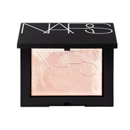 NARS 光感柔焦蜜粉餅 nars light reflecting prismatic powder