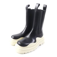 Bottega Veneta 切爾西靴，成色極佳，皮革材質，側邊鬆緊帶，黑白配色，38碼，義大利製造，女款