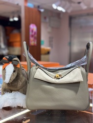 ✨門市現貨 無需預約✨  特價一隻‼️歡迎截圖查詢💕  Hermes Lindy 26 8q 馬爾法米 Beige Marfa金扣