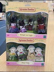 全新世界版森林家族動物家庭套装 Sylvanian Families 植毛公仔貴婦狗 貴賓狗 toy poodle BB玩具 企鵝 梅花鹿狐狸 垂耳兔 聖誕鹿 虎紋 白兔 仔 柴犬山羊松鼠