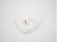 Chanel Vintage 81-85 絲綢白色山茶花胸針