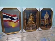 กรอบรูปพร้อมภาพ ชุด ชาติ ศาสน์ กษัตริย์ ( 1 ชุด มี 3 กรอบ) ขนาด 10x15 นิ้ว