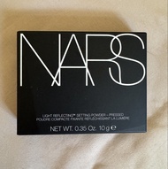 NARS 光透感定妝蜜粉餅