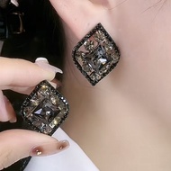 T Classy Black Diamond Crystal New Style Fashion Niche Design Earrings