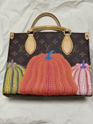 【100% 正品】LV x 草間彌生 聯名限量款 OnTheGo PM（附南瓜零錢包/寬肩帶）