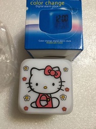 骰子造型 LED變化七彩顏色 電子鬧鐘hello kitty圖像