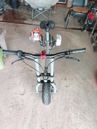 สกูตเตอร์น้ำมัน เครื่อง 63 cc. สินค้าฟรีออร์เดอร์ หลังจากสั่ง รอประมาณ 10-15 วัน