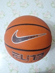 Nike Elite 7號籃球