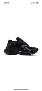 Balenciaga Runner 全黑運動鞋