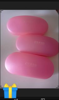 特別粉紅色 大 size 靚靚  眼鏡盒 女士至愛 全新 未用過 近視眼鏡  遠視眼鏡 老花眼鏡 太陽眼鏡 漸進眼鏡 後備眼鏡盒 旅行 外遊 運動必備 保護眼鏡 防花 防刮 防撞