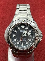 SEIKO PERPETUAL SCUBA 200 m Quartz ตัวเรือน TITANIUM นาฬิกาผู้ชาย นาฬิกาดำน้ำ มือสองของแท้