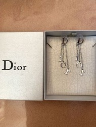 100%Dior luxury gorgeous silver classic logo earrings lv chanel joyce lane crawford 名牌高貴典雅銀色經典款垂感耳環 頸鏈