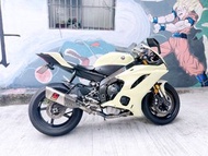 YAMAHA R6