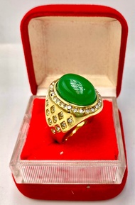 แหวนทอง 18K พลอยหยกสีเขียว หยกพม่า สวยสดใส ไม่ลอก ไม่ดำ ใช้ได้นานเป็นปี รับประกันคุณภาพ ใส่แล้วร่ำรวยๆ