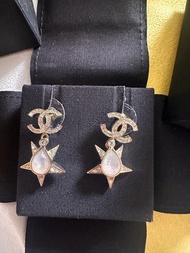 Chanel CC 星星耳環