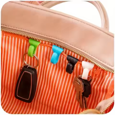 2PCS Colorful mini built-in bag clip to prevent lost key hook rack store clip, used in a variety of 