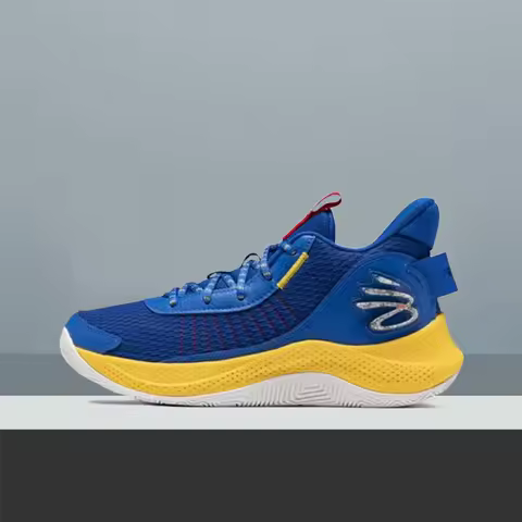 Under Armour Curry 3 Z7: Mid-top basketball shoes with a comfortable, supportive fit for both men an