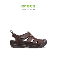 CROCS รองเท้าแตะผู้ชาย YUKON FISHERMAN รุ่น 209875206 - ESPRESSO