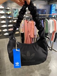 Adidas 雲朵包（小號）