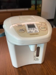 電熱水煲 東芝Toshiba 2.5 L (二手）