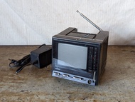 UniTech ：迷你黑白映像管電視機（型號：PE-10、螢幕 4.5 吋、袖珍、小電視機）—古物舊貨、懷舊古道具、復古擺飾、早期民藝、古董科技、老家電