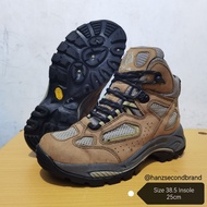 VASQUE GORE-TEX 38.5 Hiking Shoes