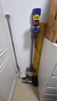 Dyson v8