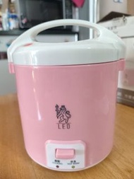 電飯煲   迷你電飯煲                                     不黏內鍋使用後易清洗                     小家庭/辦公室/宿舍適合使用