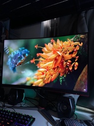 AOC 27吋曲面電競顯示器165Hz