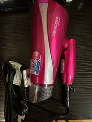 全新超輕便旅行 Tescom遠紅外線負離子吹風機，只有450克