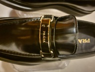 PRADA 黑色樂福鞋