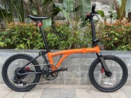 🤝🤝多謝師兄支持 ! (最新黑色同橙色廠商有貨出啦) 訂貨優惠價 (飛輪40T) 2026 JAVA NEO 12速電變 油剎桶軸 碳叉 20吋406 鋁合金折叠車 （三折叠小布 國布 ）