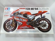 田宮Tamiya 1/12  No.100 Yamaha YZR-M1 '04 No.7/No.33.
