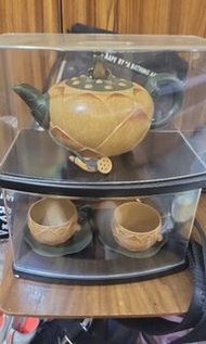 周才军。紫砂壶。青蛙荷花