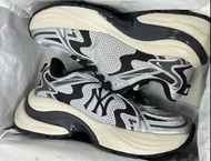 🌈     MLB New York Yankees Curve Runner 低幫 波鞋 男女齊碼 銀色