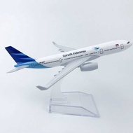 B737 16cm Air Garuda Indonesia Airlines 1:400 Scale Aircraft Model With Landing Gear Metal Alloy So
